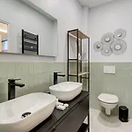Bluestay 174 - Superb In